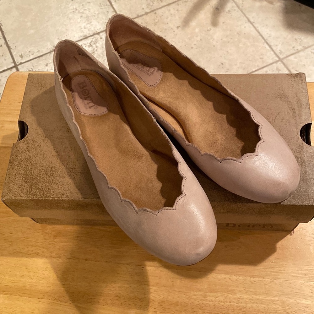 Born Allie Female/Girls flats color Taupe used